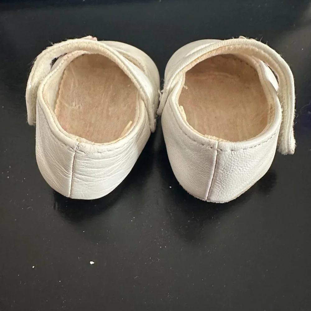 N/A white newborn
